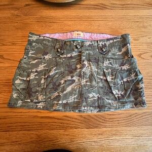 Levis - Denim  Camouflage Mini Skirt NWOT Jr Sz 13.